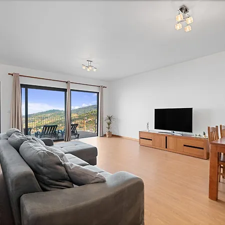 Calheta Paradise - Free Parking & Views Vakantiehuis *