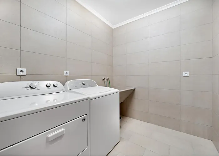 Calheta Paradise - Free Parking & Views