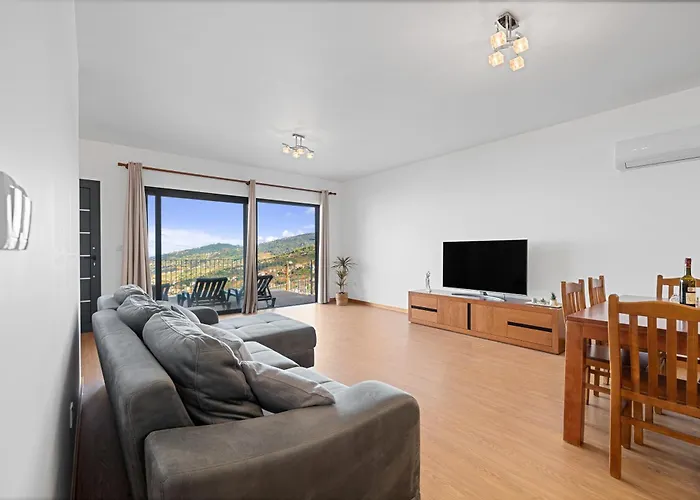Calheta Paradise - Free Parking & Views Semesterbostad *
