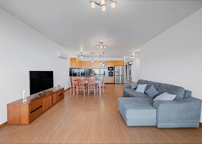 Semesterbostad Calheta Paradise - Free Parking & Views